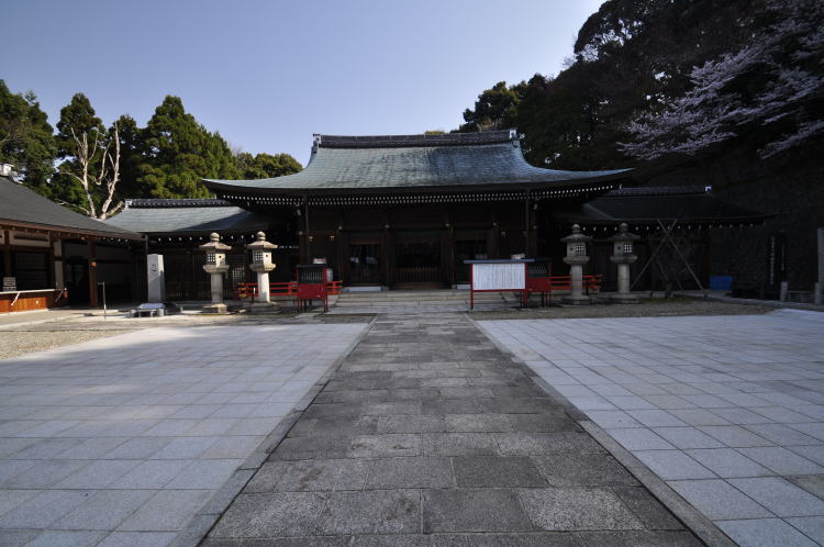京都霊山護国神社・拝殿